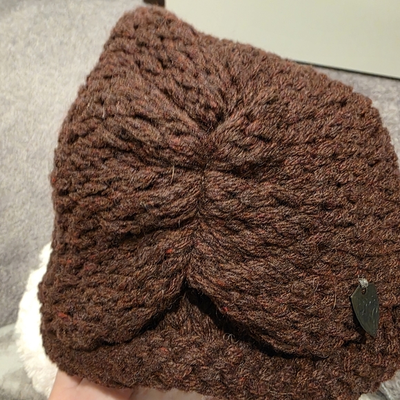 Accessories - Nobis Brown Knit Women's Beanie NWT